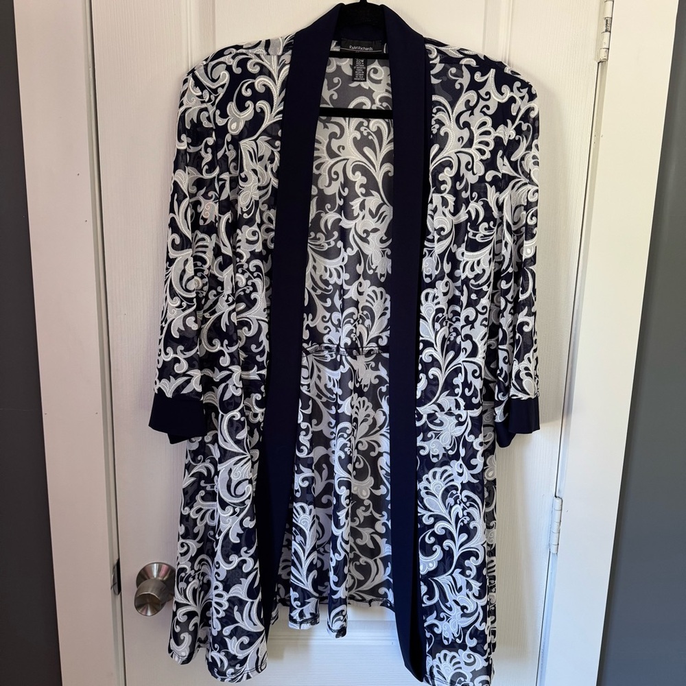 R&M Richards Woman’s Navy and White Patterned Cardigan Excellent Condition